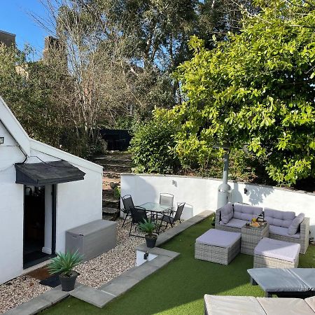 2 Bedroom Cosy Cottage With Hot Tub In Hambrook Close To Bristol City Centre Exterior foto
