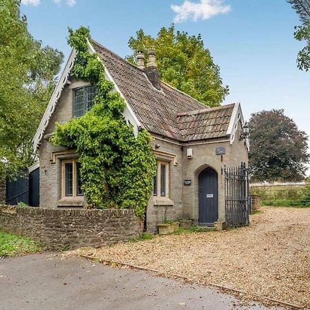 2 Bedroom Cosy Cottage With Hot Tub In Hambrook Close To Bristol City Centre Exterior foto