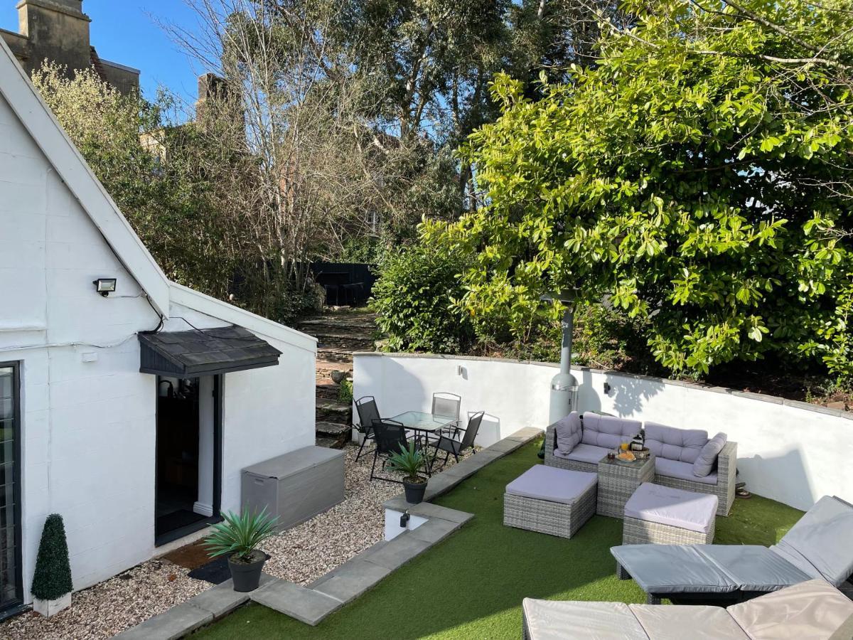 2 Bedroom Cosy Cottage With Hot Tub In Hambrook Close To Bristol City Centre Exterior foto