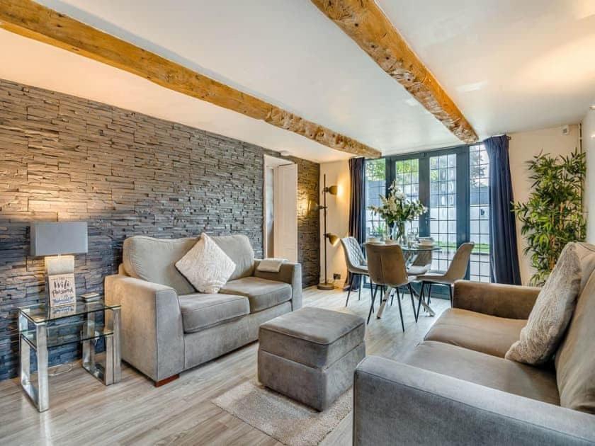 2 Bedroom Cosy Cottage With Hot Tub In Hambrook Close To Bristol City Centre Exterior foto